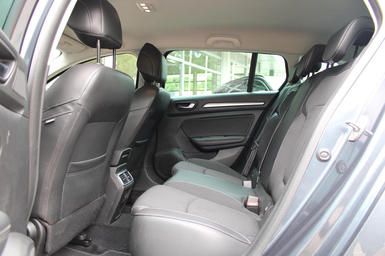 Renault MEGANE Estate 1.3 TCe 140 Techno | Stoel + Stuurverwarming | Adaptive Cruise Control | Apple CarPlay / Android Auto | Achteruitrijcamera |