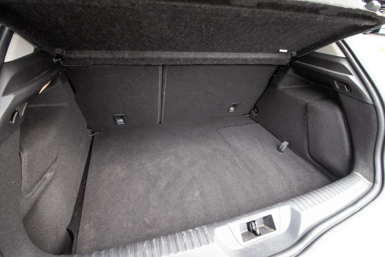 Renault MEGANE 1.6 Plug-In Hybrid 160 Zen E-Tech | Navi | Carplay | Cruise | Stoelverw.