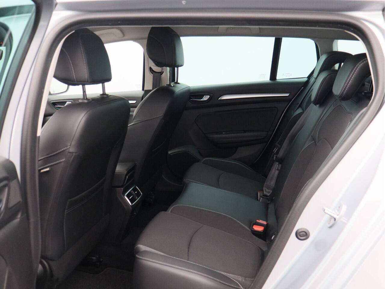 Renault MEGANE Estate 1.6 E-Tech Plug-In Hybrid 160 Intens/ lage km/ zeer mooi!