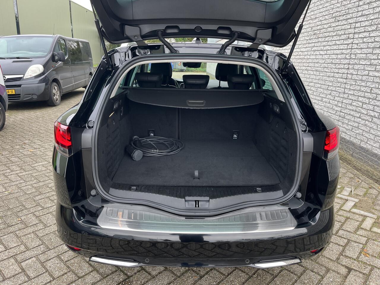 Renault MEGANE Estate 1.6 E-Tech Plug-In Hybrid 160 Business Edition One | Navigatie | Lederen bekleding | Stoelverwarming | BOSE audio