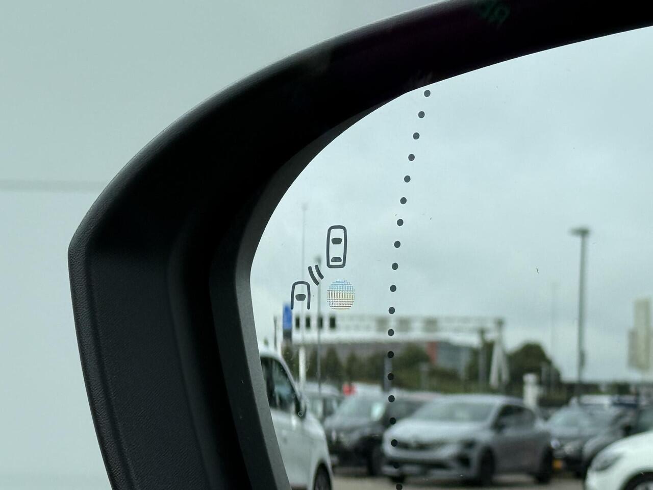 Renault MEGANE E-Tech comfort range techno 60 kWh | 360° Camera | Winterpack | Harman & Kardon | Digitale Binnenspiegel