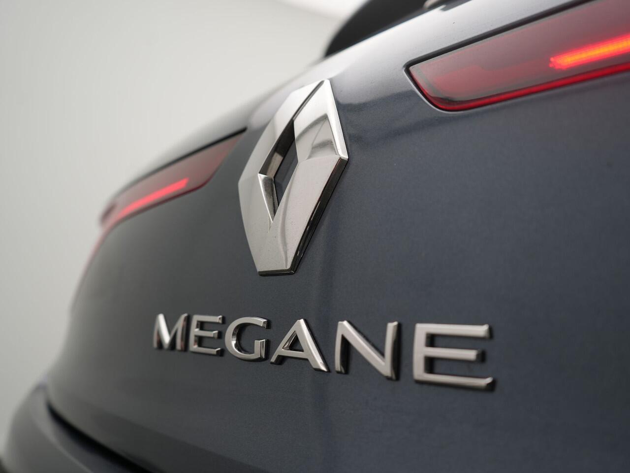 Renault MEGANE TCe 115 Limited - Occasional Lease vanaf ¤674 p/m - RIJKLAARPRIJS - All Seasonbanden - Cruise Control - Trekhaak