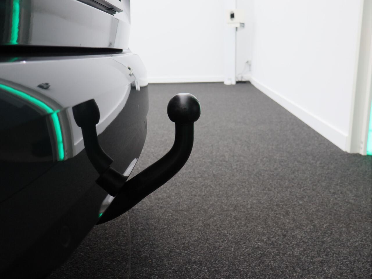 Renault MEGANE Estate 1.3 TCe Intens/ automaat/ trekhaak/ zeer mooi!