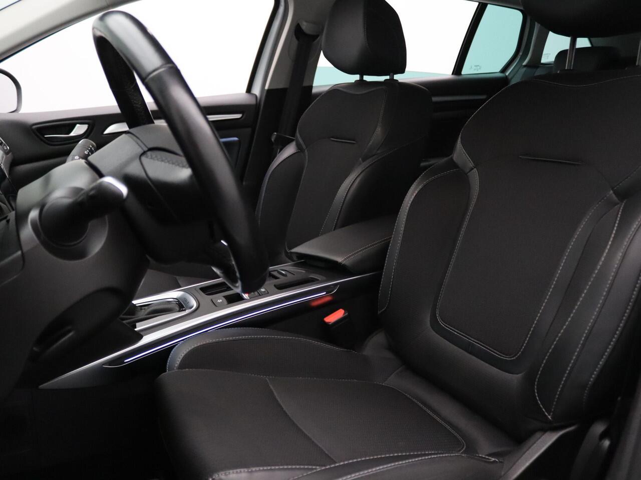 Renault MEGANE Estate 160pk E-Tech Plug-In Hybrid Intens Automaat Camera | Cruise | Navi | Parkeersens. v+a | Trekhaak