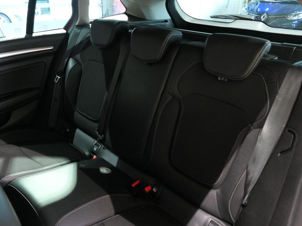 Renault MEGANE Estate 1.3 TCe 140 Techno - Occasion Lease vanaf ¤474 p/m - *AUTOMAAT*- Cruise - camera - sensor v+a - navi - bluetooth