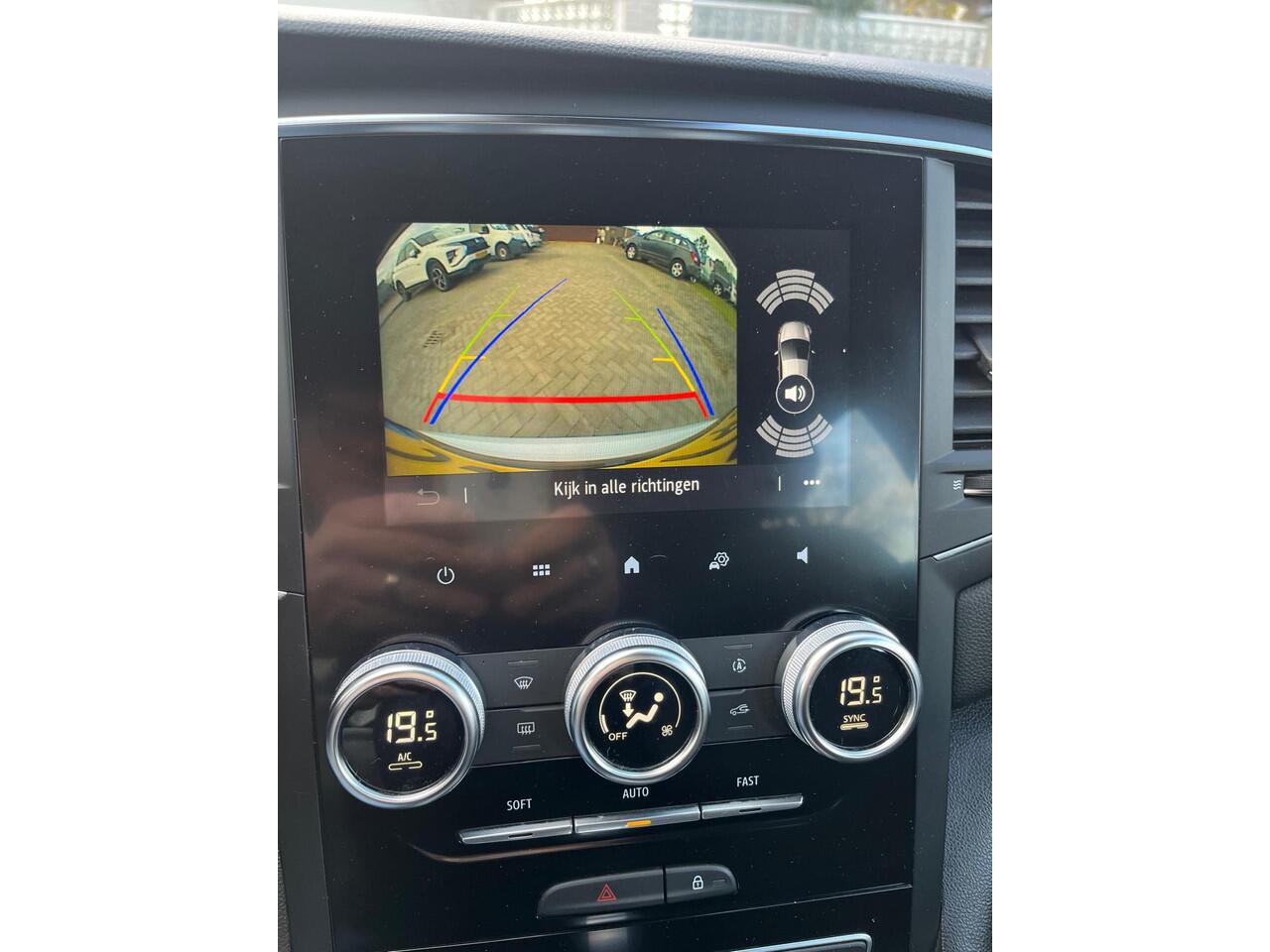 Renault MEGANE Estate automaat 1.6 E-Tech Plug-In Hybrid 160 Business Edition One navi parkeersensoren etc etc incl thuislader