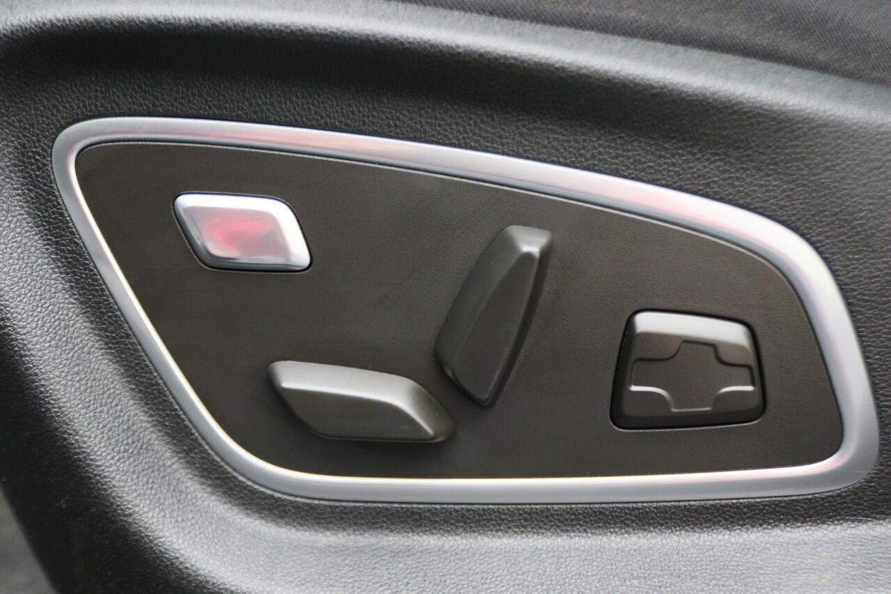 Renault MEGANE Estate 1.6 E-Tech Plug-In Hybrid 160 R.S. Line Leer, Schuif-/Kanteldak, Apple Carplay, BOSE, Trekhaak, Camera