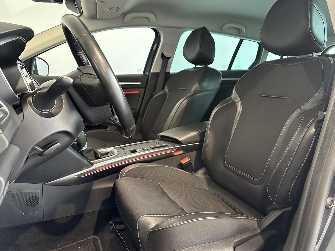 Renault MEGANE Estate 1.3 TCe 140 Techno | AUTOMAAT | STOEL-/STUURVERWARMING | ACHTERUITRIJCAMERA | PARKEERSENSOREN VOOR-/ACHTER