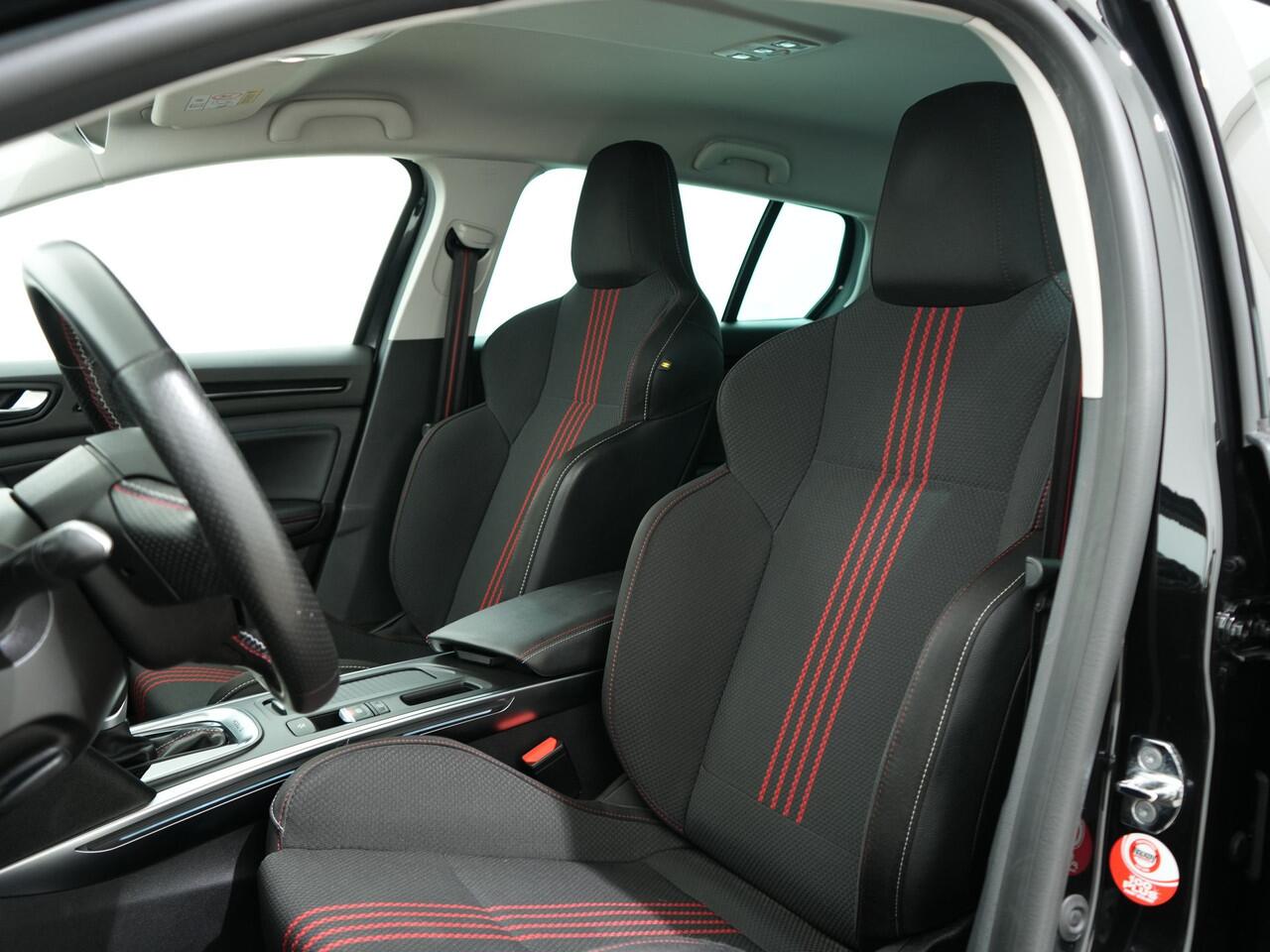 Renault MEGANE Estate 1.6 E-TECH PLUG-IN HYBRID 160PK R.S. LINE | Navi | Head-Up | Camera | Sportstoelen