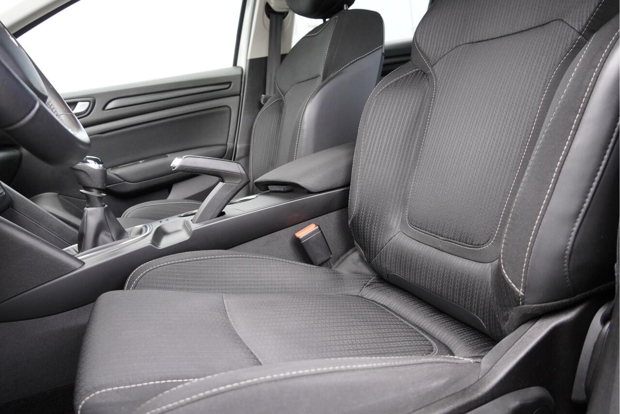 Renault MEGANE Estate 1.3 TCe Zen BJ2020 Led | Pdc | Navi | Climate control | Cruise control | Getint glas