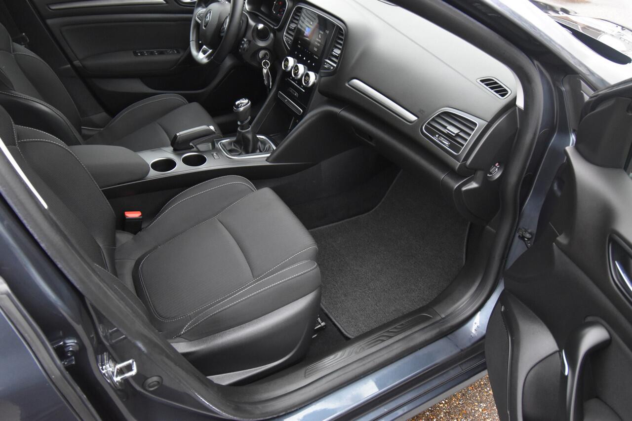 Renault MEGANE Estate 1.3 TCe Business Edition One , TREKHAAK , NAVI VIA APP , PDC A , LMV16 , LED KOPL , CR CONTR ,