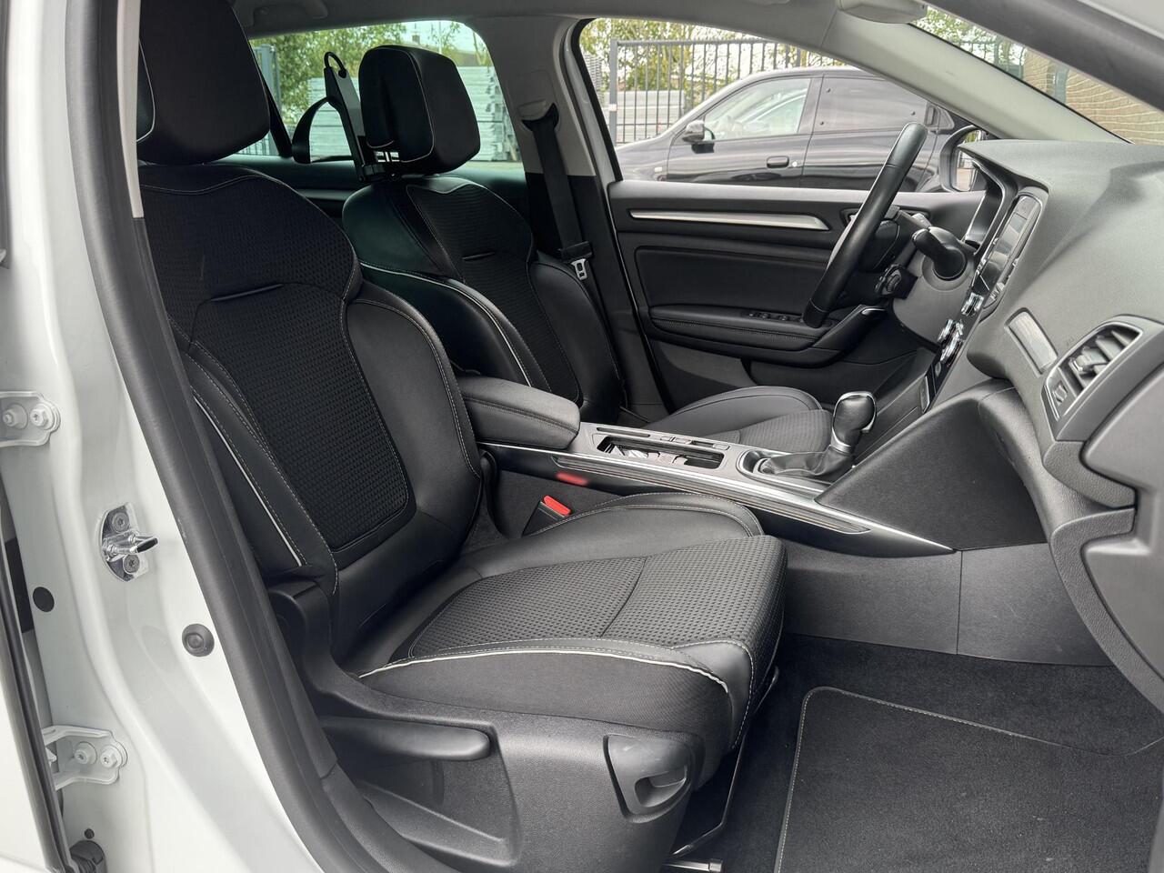 Renault MEGANE ESTATE 1.3 TCE BOSE I AUTOMAAT I APPLE CARPLAY I CLIMATE CONTROL I CRUISE CONTROL I NAVIGATIE