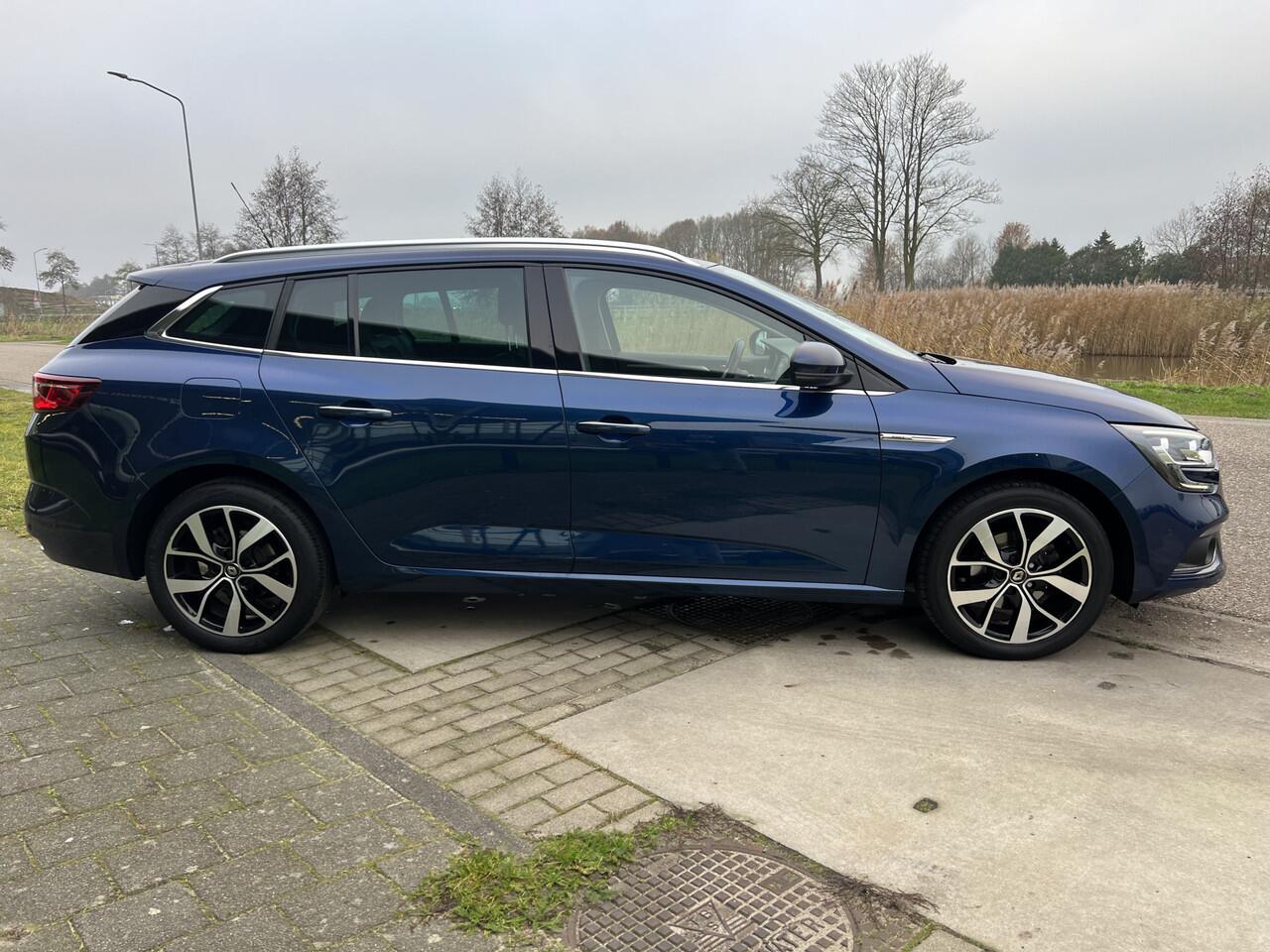 Renault MEGANE Estate 1.3 TCe Bose / Camera / Stoelverw. / Apple Carplay-Android Auto / PDC V+A / Keyless / Climate / 17'' LMV /