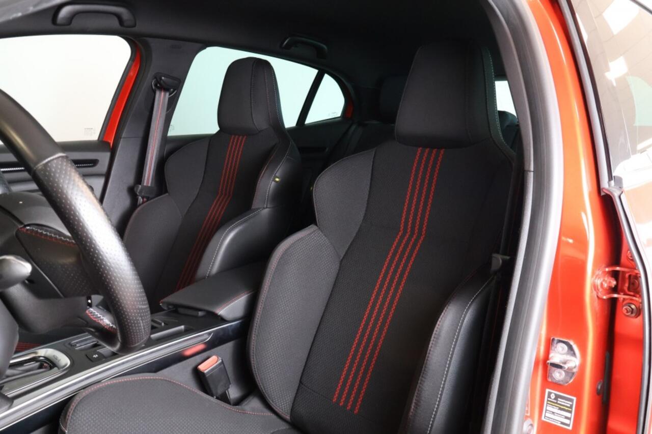 Renault MEGANE 1.6 E-TECH Plug-in Hybrid RS-Line - Stoelverwarm. HeadUp Display