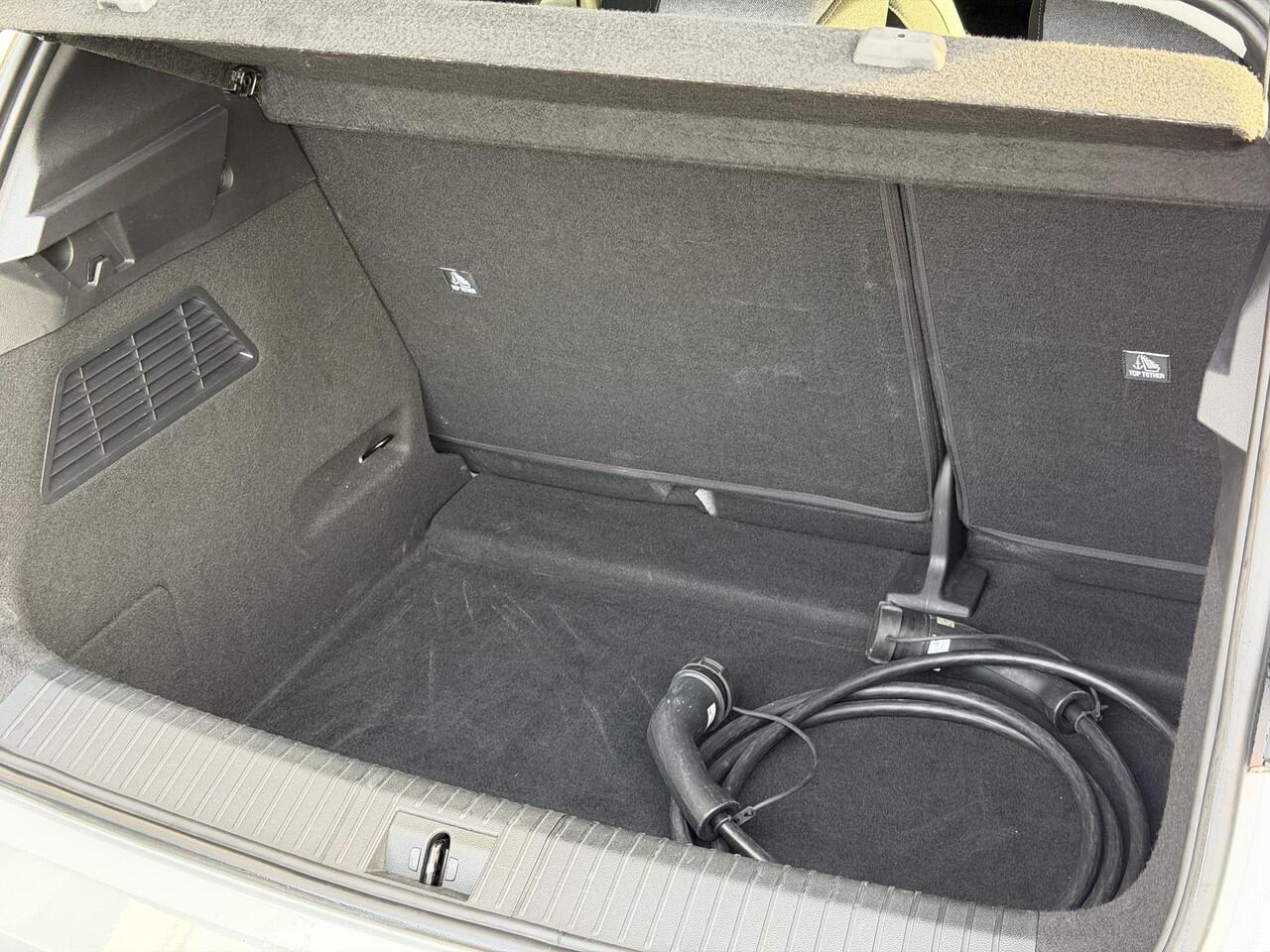 Renault MEGANE E-Tech EV60 Optimum Charge Equilibre 218PK Automaat Achteruitrijcamera, Keyless, Stoel & Stuurwielverwarming, Parkeersensoren Achter