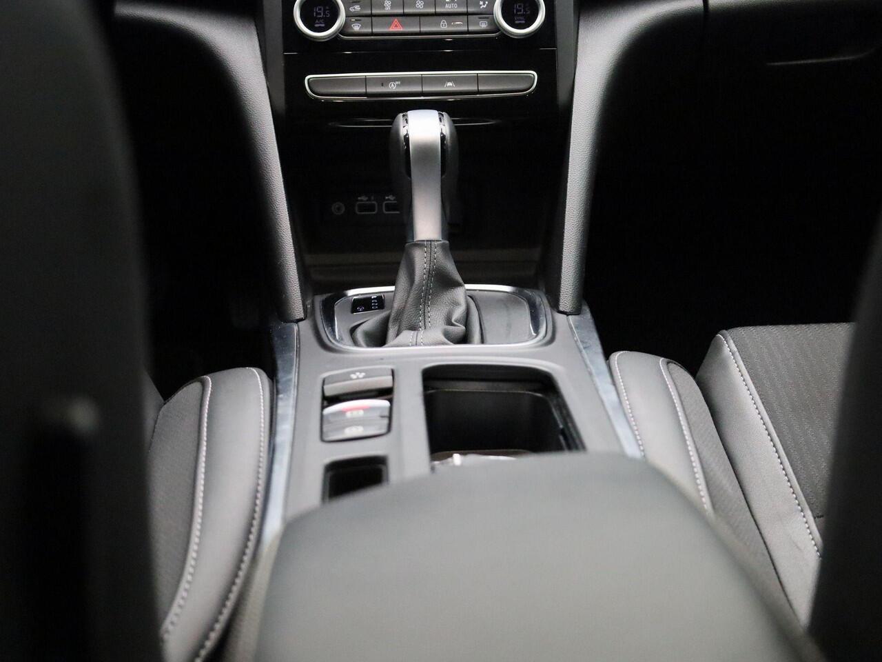 Renault MEGANE Estate 1.3 TCe 140 Techno | Half leder | LM velgen | cruise control | Clima