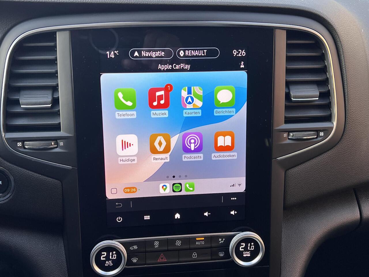 Renault MEGANE Estate 1.6 E-Tech Plug-In Hybrid 160 Techno / Dealer onderhouden / EAER 51 km / Navigatie / HUD / Stuur- en stoelverwarming / Apple Carplay Android / 17" LM wielen / Camera / Parkeerassistent /