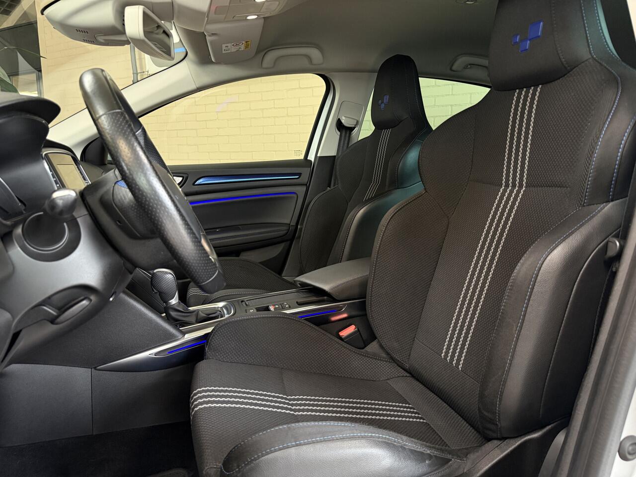 Renault MEGANE 1.3 TCe 160TCe GT-Line | Navi | 18 inch | Led | Camera | Stoelverwarming | PDC V+A | Keurig nette en goed onderhouden Megane GT-Line