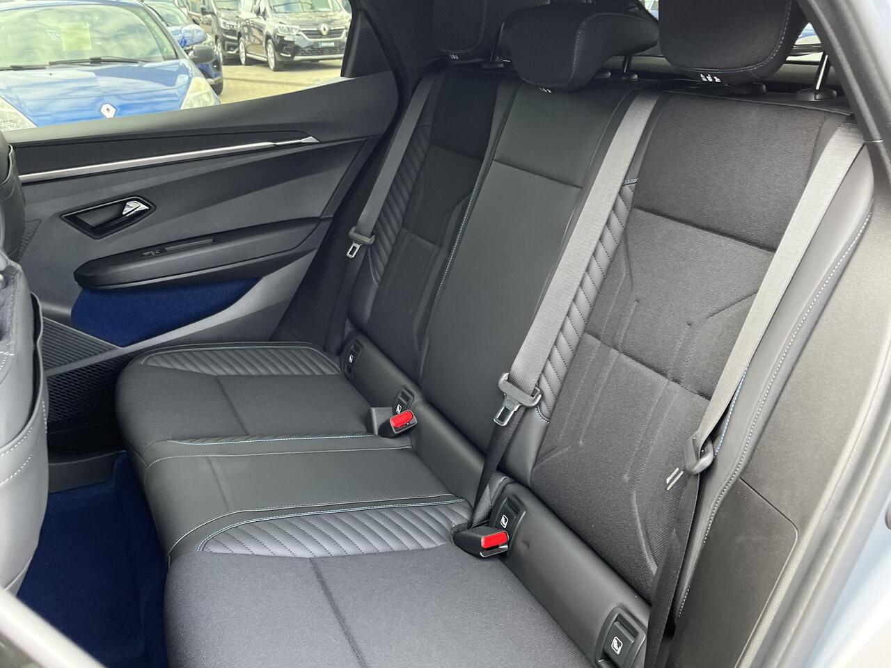 Renault MEGANE E-Tech comfort range esprit alpine 60 kWh | Direct uit voorraad leverbaar! | Pack Driving & Sound Harman/Kardon!