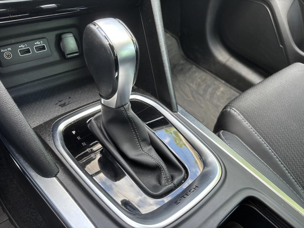 Renault MEGANE Estate 1.6 E-Tech Plug-In Hybrid 160 R.S. Line | Stuur en Stoel Verwarming | Parkeer Assist | Head Up Display