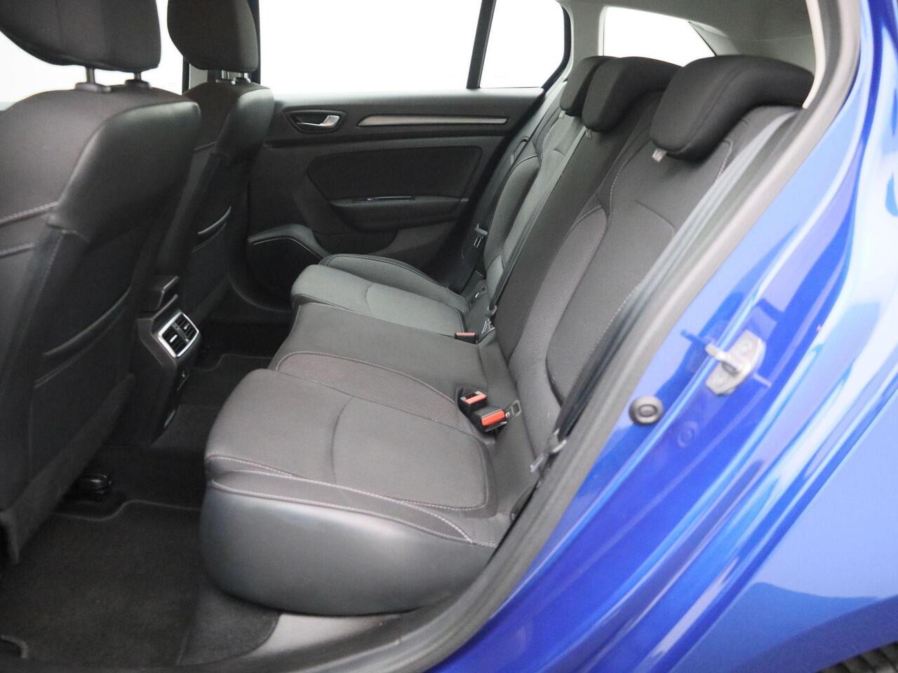 Renault MEGANE Estate 1.3 TCe 140 PK Equilibre Navigatie | Climate Control | Cruise Control | Parkeersensoren Voor en Achter | Apple Carplay & Android Auto