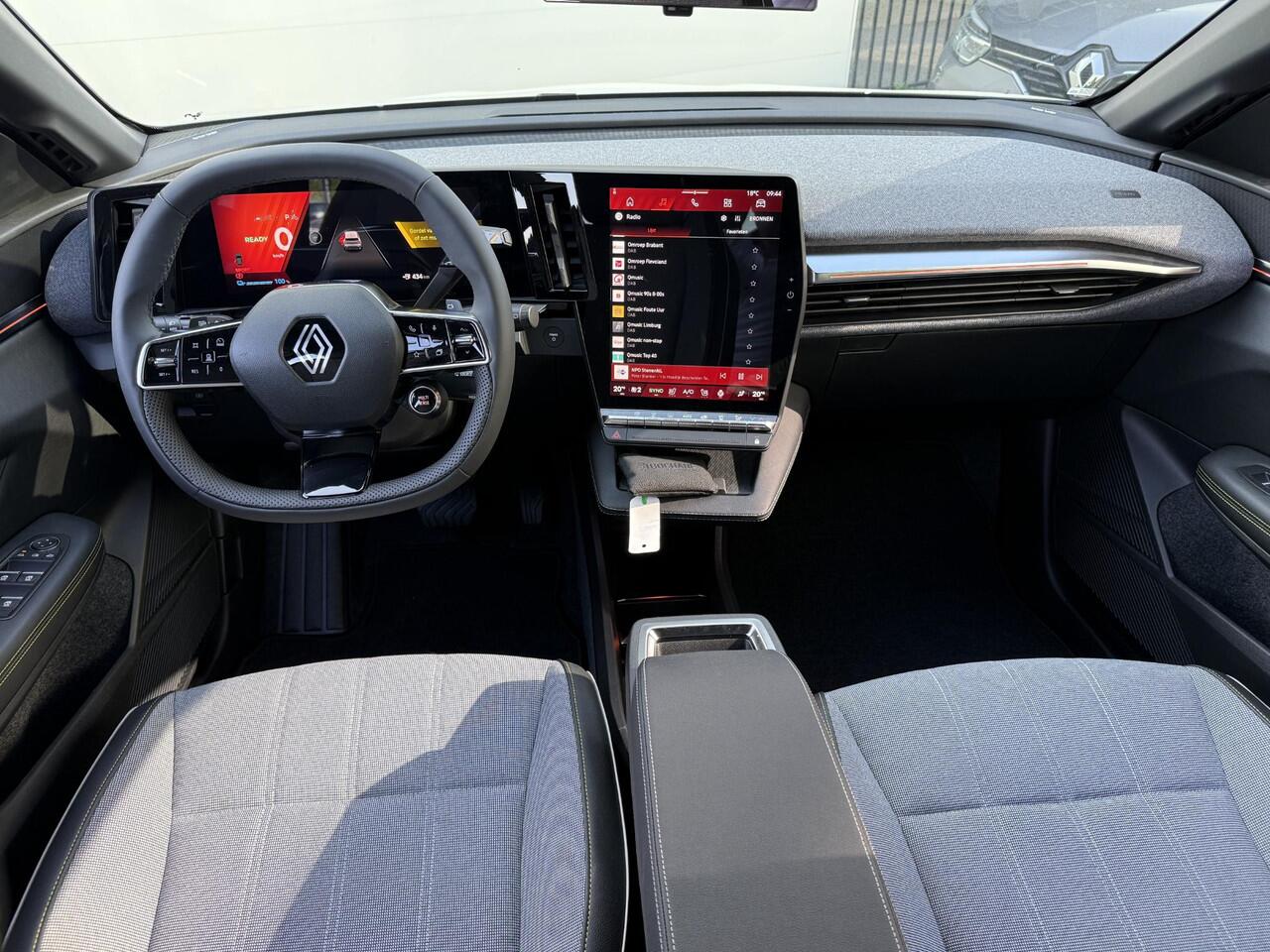 Renault MEGANE E-Tech comfort range techno 60 kWh | Camera | Winterpack | Harman & Kardon | Digitale Binnenspiegel