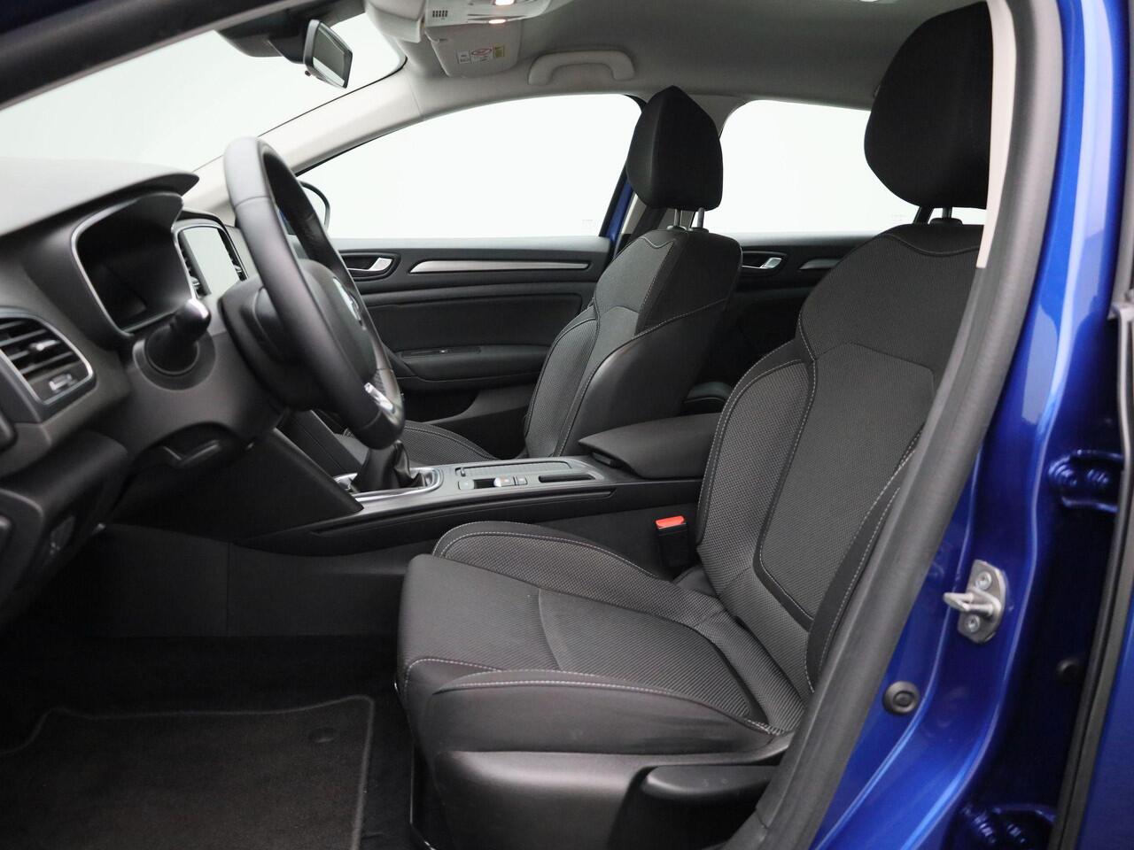 Renault MEGANE Estate 1.3 TCe 140Pk Equilibre | Navigatie | Apple/Android Carplay | Climate & Cruise Control | Parkeersensoren | Airco | LED Verlichting | DAB+ Radio