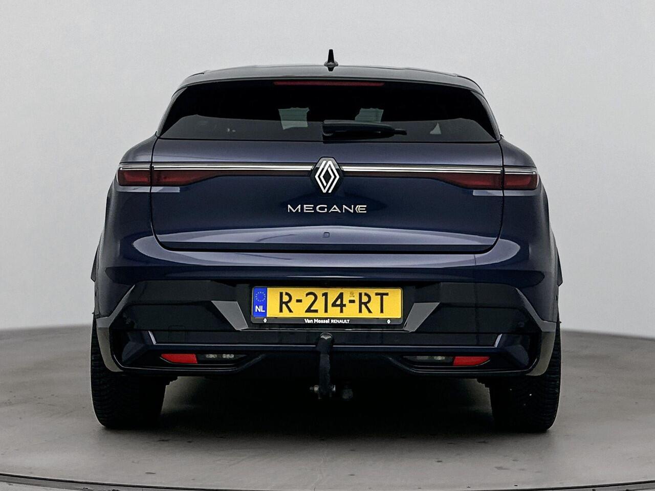 Renault MEGANE E-Tech EV60 220Pk Optimum Charge Iconic | Trekhaak | Google Navigatie | Stoel En Stuurverwarming | Adaptive Cruise Control | Park Assistent | Ledereden Bekleding | Apple/Android Carplay |