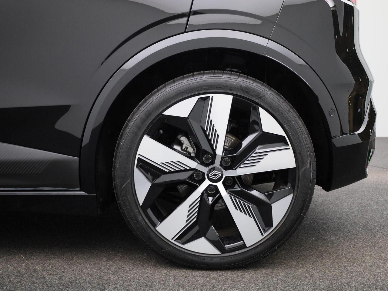 Renault MEGANE E-Tech comfort range techno 60 kWh | Pack Augmented Vision & Advanced Driving Assist | Pack Winter | Harman Kardon Audio | 20" LMV 'Soren' | Draadloze Smartphonelader | LED Pure Vision | Android Automotive | Keyless | Adaptieve Cruise Control