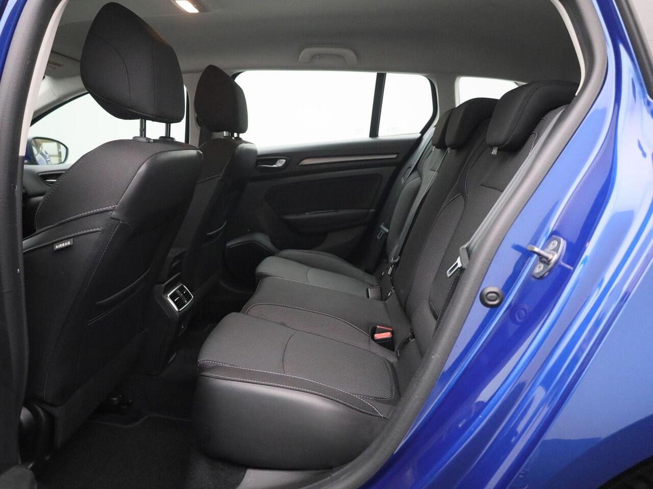 Renault MEGANE Estate 1.3 TCe 140 Equilibre | Navigatie | Parkeersensoren | | LM Velgen|