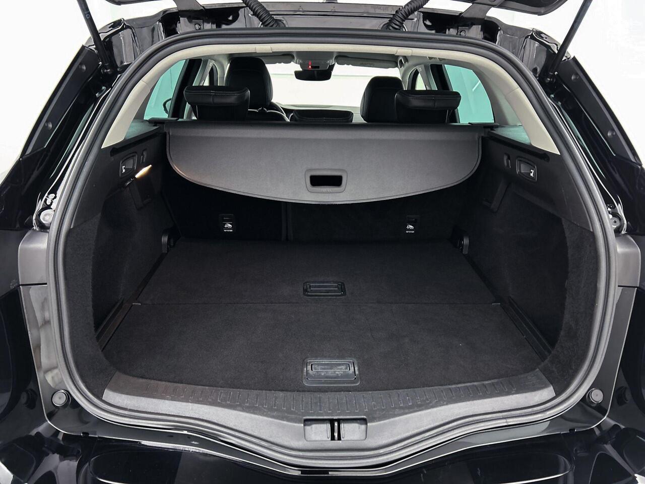 Renault MEGANE Estate 1.3 TCe 140PK Techno | Automaat | Apple Carplay | Trekhaak | Navigatie | Achteruitrijcamera | Climate Control |