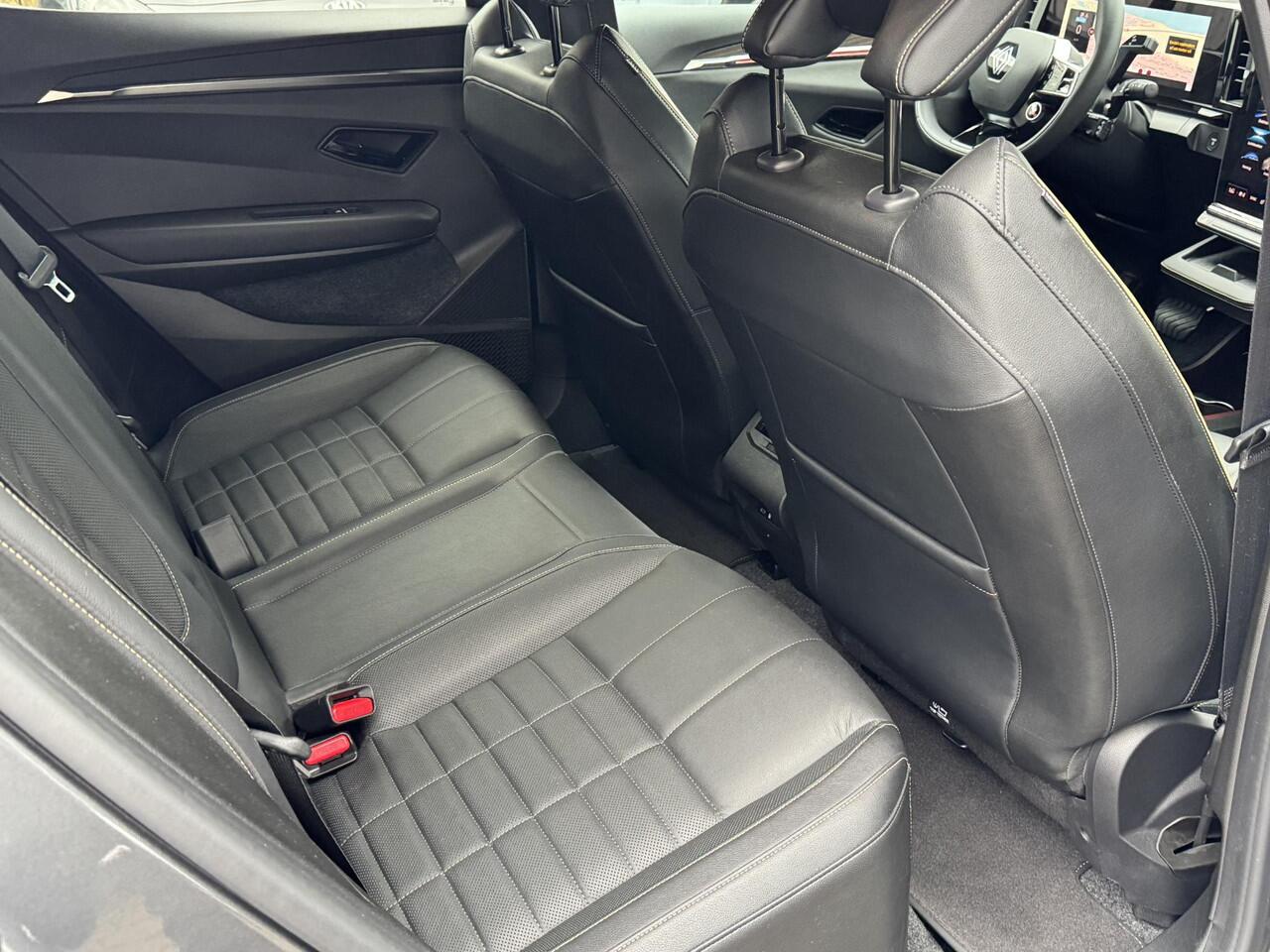 Renault MEGANE E-Tech EV60 Optimum Charge Iconic | stoel verwarming | digitale binnen spiegel | blinde hoek detectie | adaptive cruise control |