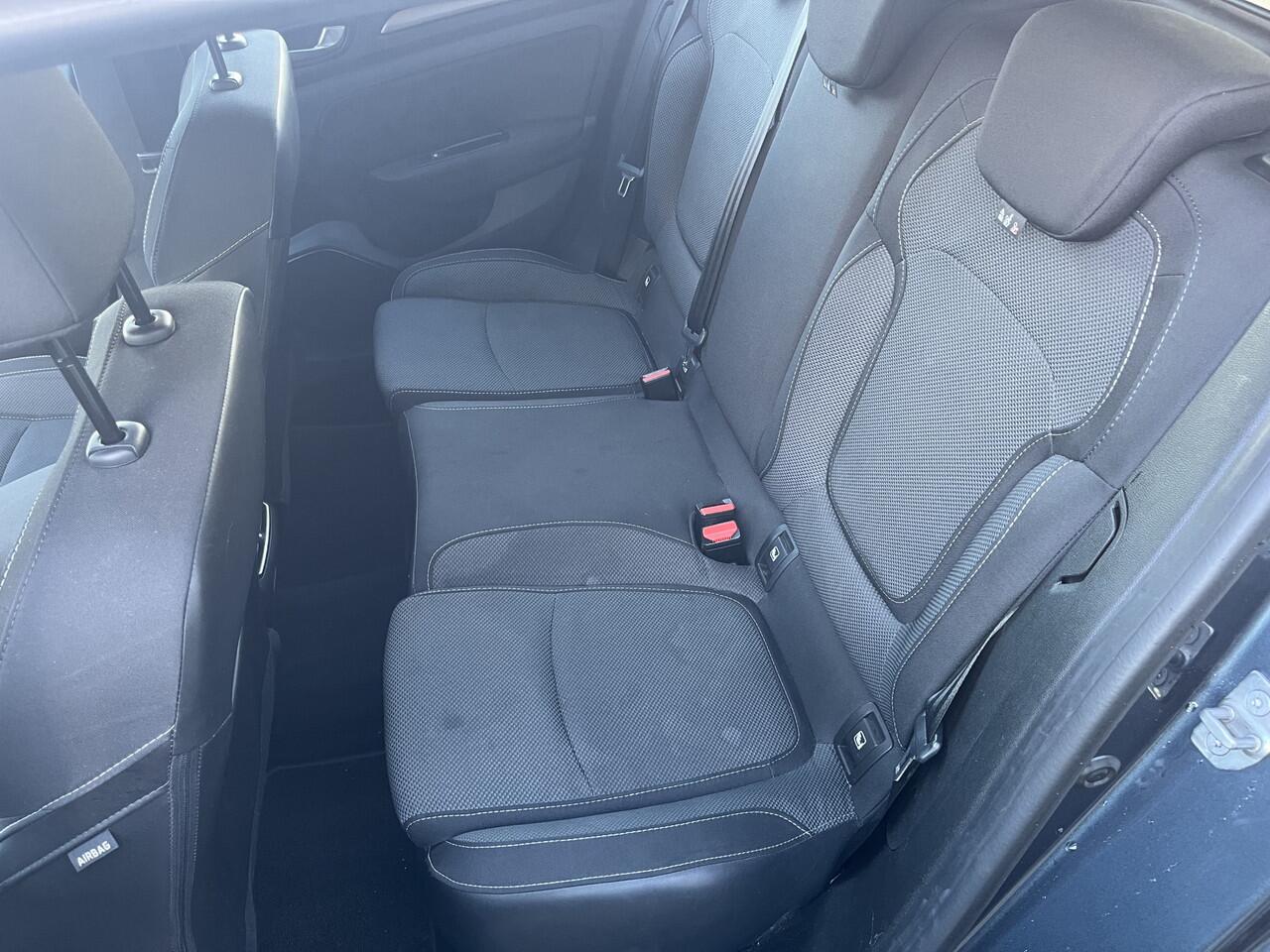 Renault MEGANE Estate 1.3 TCe 140 Equilibre Led / Clima / LMV 50%deal 8475,- ACTIE