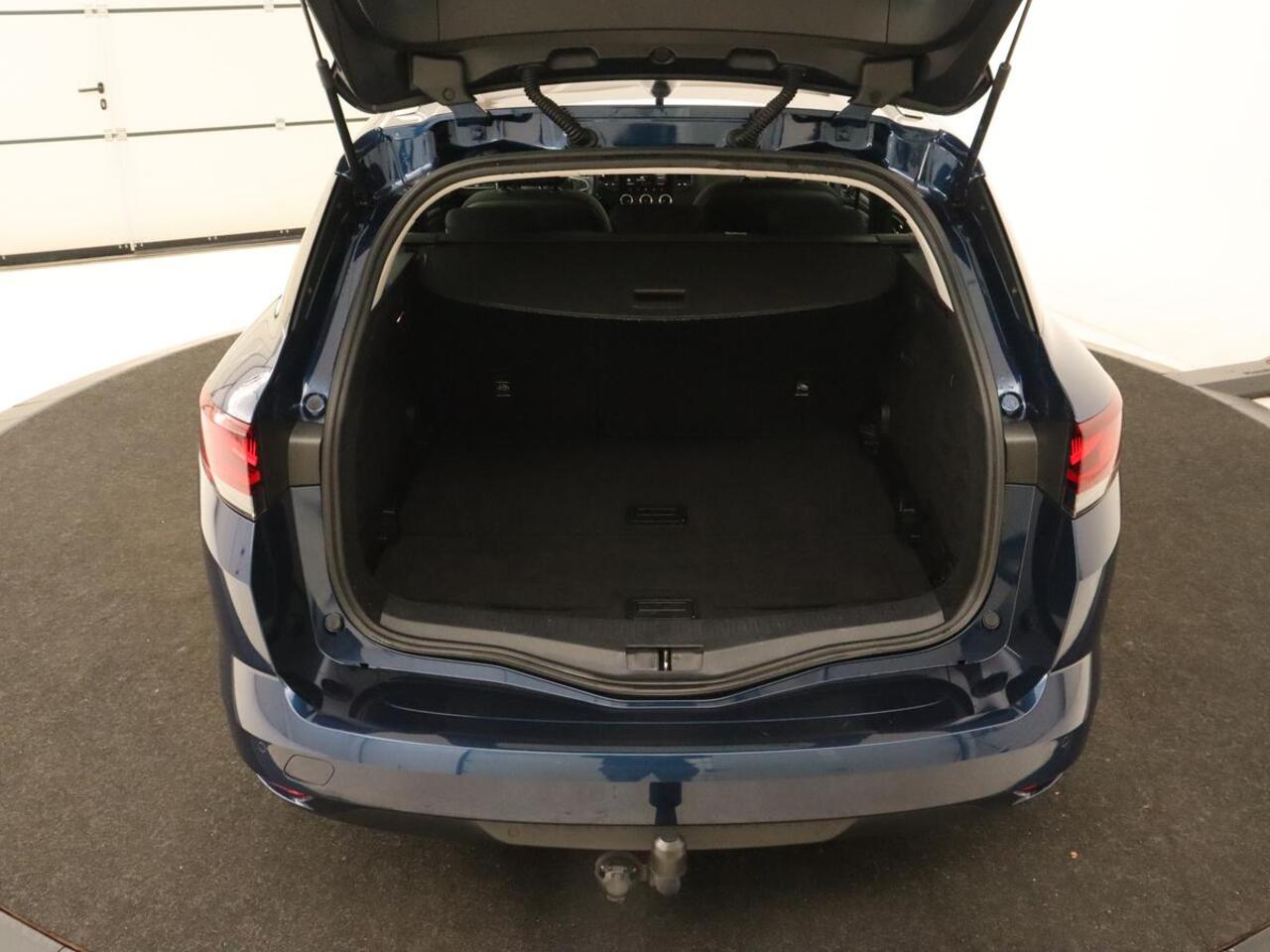 Renault MEGANE 1.3 TCe Business Zen | Trekhaak | Camera | Carplay | Keyless | Navigatie | Full LED | Parkeerhulp | Cruise control | Climate control