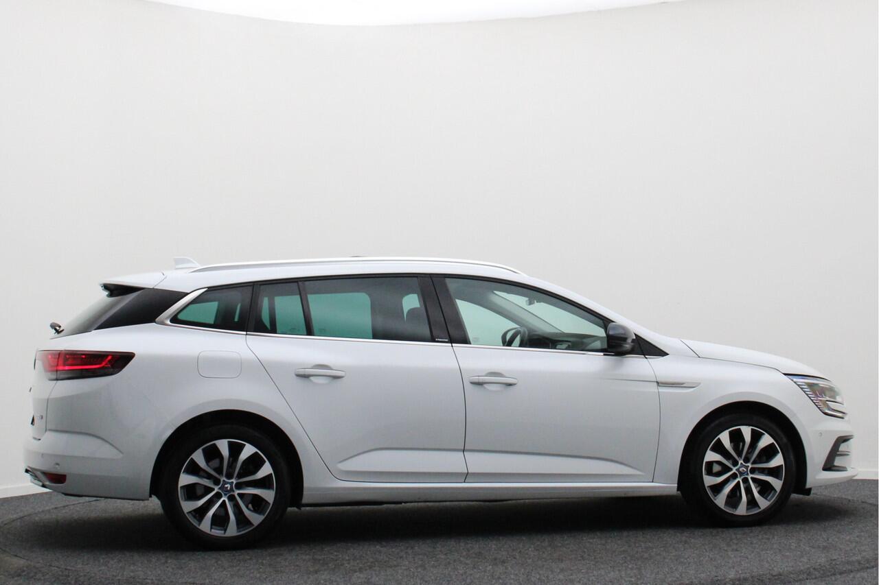 Renault MEGANE Estate 1.6 E-Tech Plug-In Hybrid 160 R.S. Line Leer, Schuif-/Kanteldak, Apple Carplay, BOSE, Trekhaak, Camera