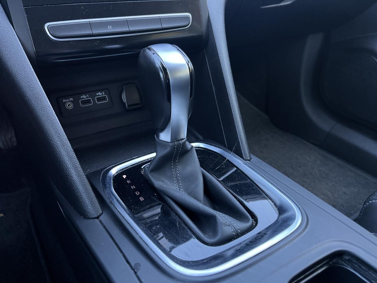 Renault MEGANE Estate 1.6 E-Tech Plug-In Hybrid 160 PK / Automaat / Climate / Keyless / Apple Carplay - Android Auto /