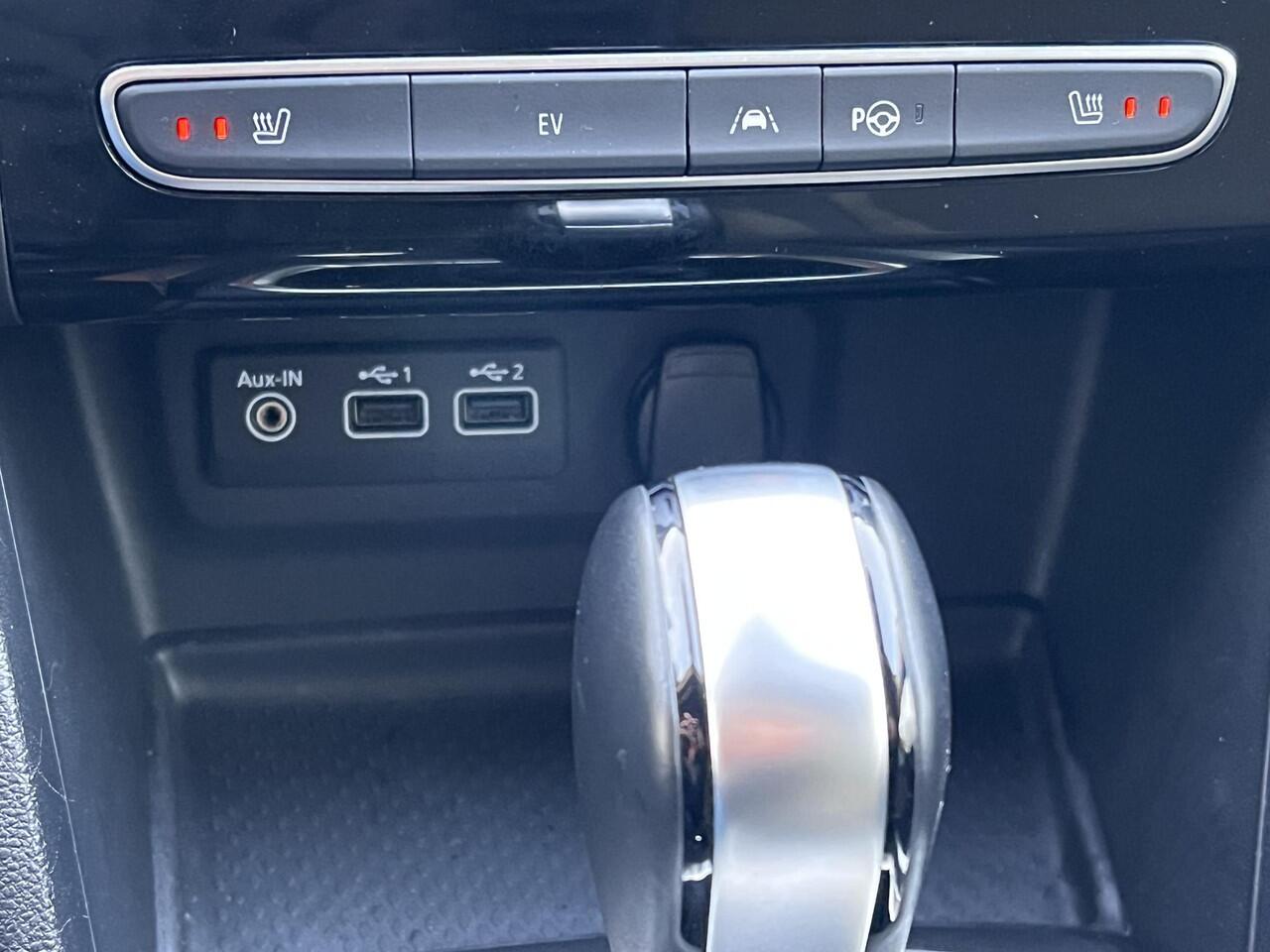 Renault MEGANE Estate 1.6 E-Tech Plug-In Hybrid 160 Techno / Dealer onderhouden / EAER 51 km / Navigatie / HUD / Stuur- en stoelverwarming / Apple Carplay Android / 17" LM wielen / Camera / Parkeerassistent /