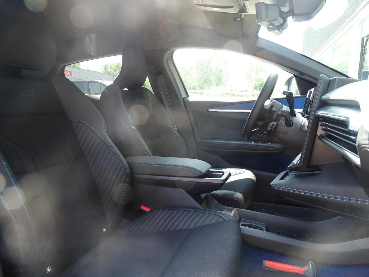 Renault MEGANE E-Tech comfort range esprit Alpine 60 kWh MY25 / PACK DRIVING & SOUND / MATTE LAK