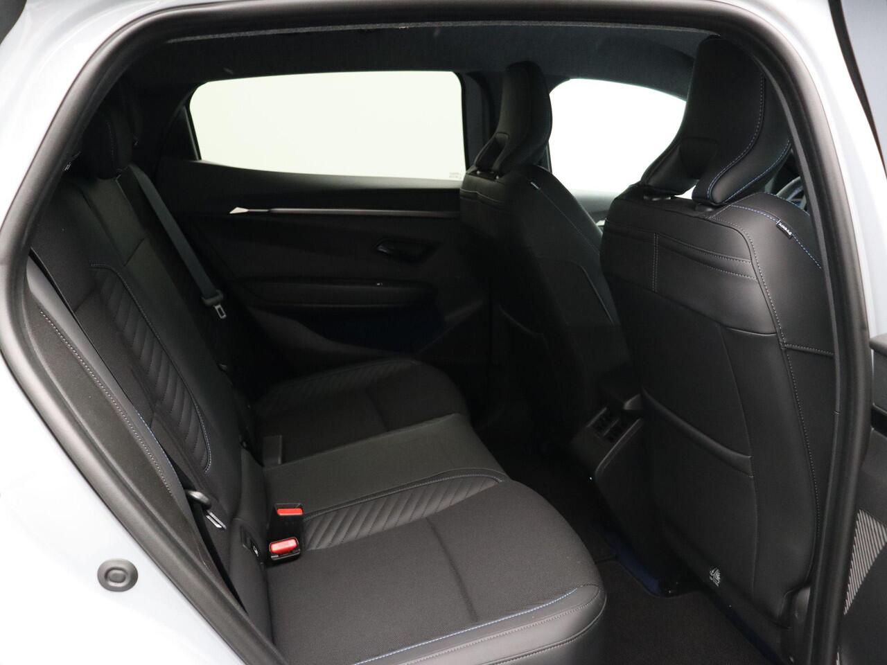 Renault MEGANE E-Tech comfort range esprit alpine 60 kWh | Warmtepomp | Stoel & Stuur verwarming | Aviloo 99.2 % | Elektrische stoel met massagefunctie |