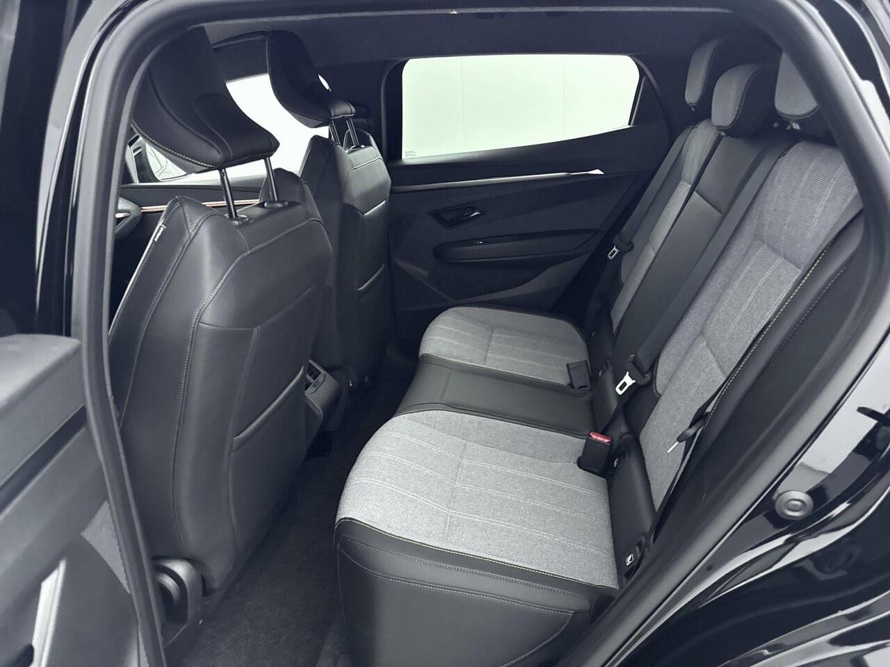 Renault MEGANE E-Tech Comfort Range Techno 60 kWh 220PK | Navigatie met Google Integratie | Climate Control | Cruise Control Adaptief | Apple Carplay/Android Auto | Harman Kardon Premium Audio | Warmtepomp | Pack Winter | Parkeersensoren incl. Camera |