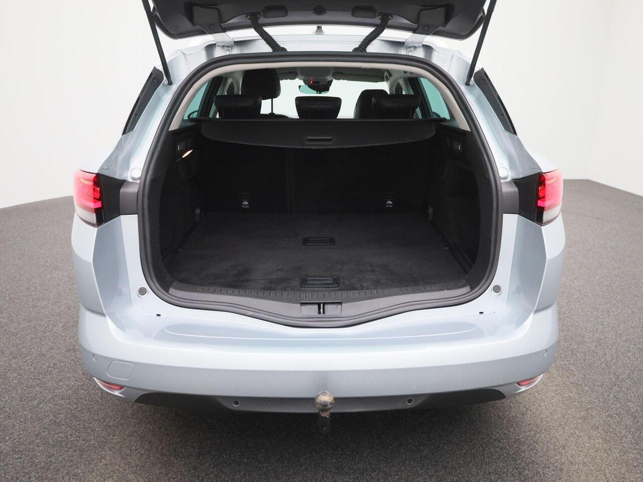 Renault MEGANE Estate 1.3 TCe 140 Techno | Navi / Camera / Trekhaak / LM Velgen