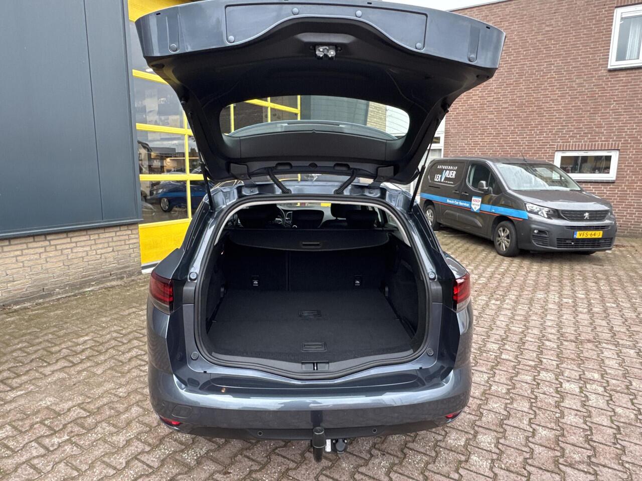 Renault MEGANE Estate 1.3 TCe 140 Equilibre / Incl 12 Maanden BOVAG garantie