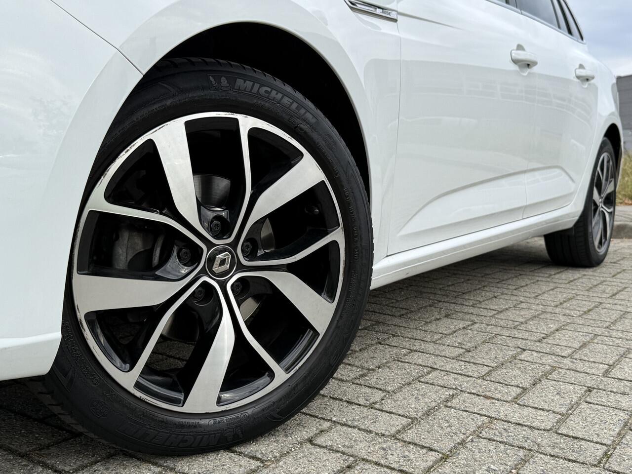 Renault MEGANE Estate 1.3 TCe Bose AUTOMAAT | Navi | Climate | Trekhaak Info Daan 0492-588964