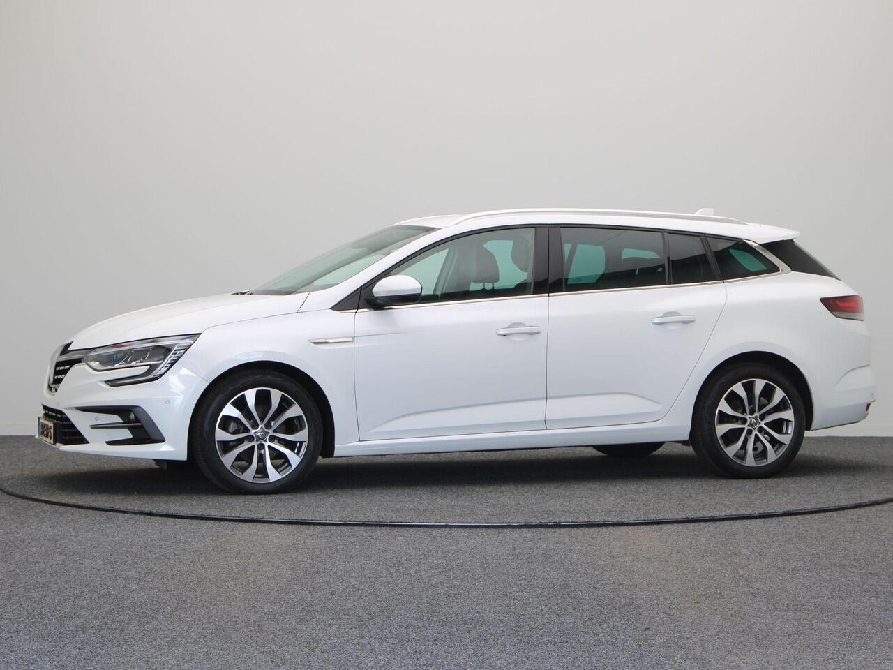 Renault MEGANE Estate TCe 140 Techno | Stoel-stuur verwarming | Navigatie | Achteruitrijcamera | Parkeersensoren rondom |