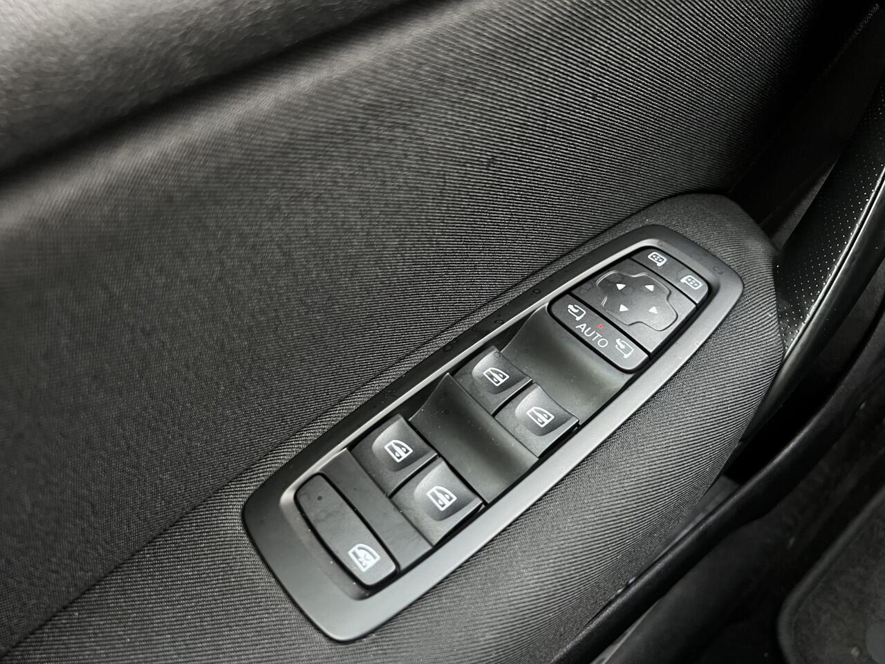 Renault MEGANE Tce Business / Trekhaak / Cruise / Camera / Applecarplay - Androiduato