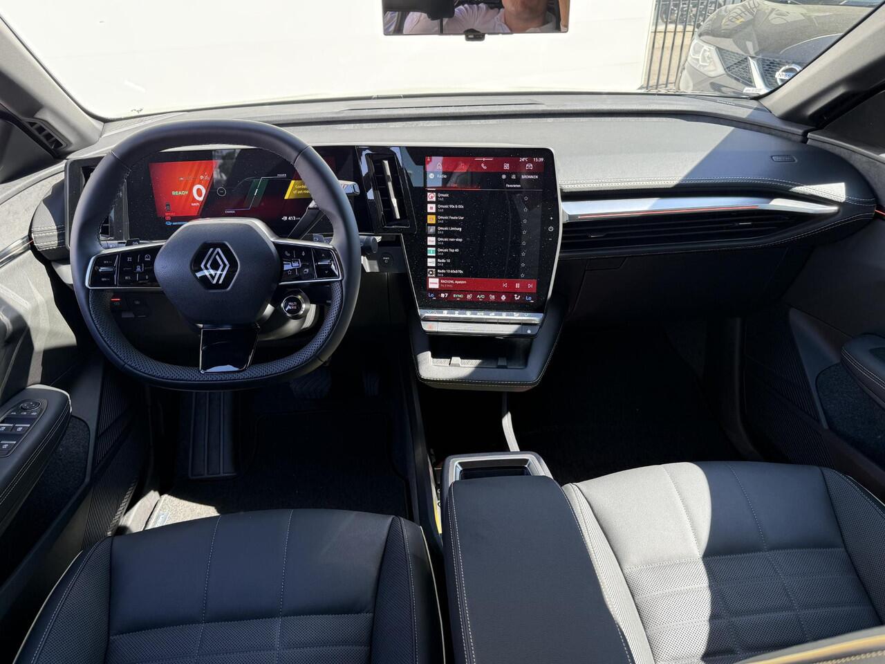 Renault MEGANE E-Tech comfort range iconic 60 kWh | Camera | Winterpack | Harman&Kardon | Leder | Digitale Binnenspiegel | Demo