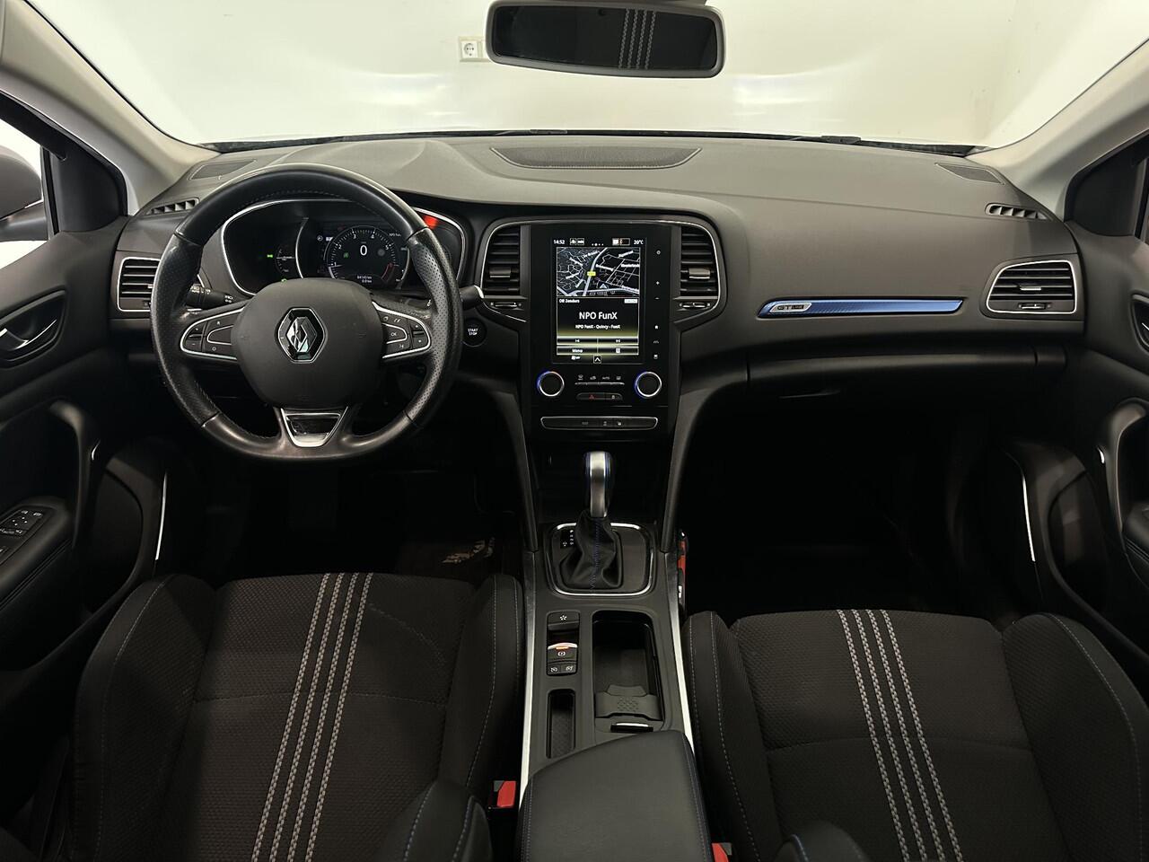 Renault MEGANE Estate 1.3 TCe 160 EDC GT-Line | Parkeersensoren voor, zij, achter en achteruitrijcamera | Apple Carplay/Android Auto