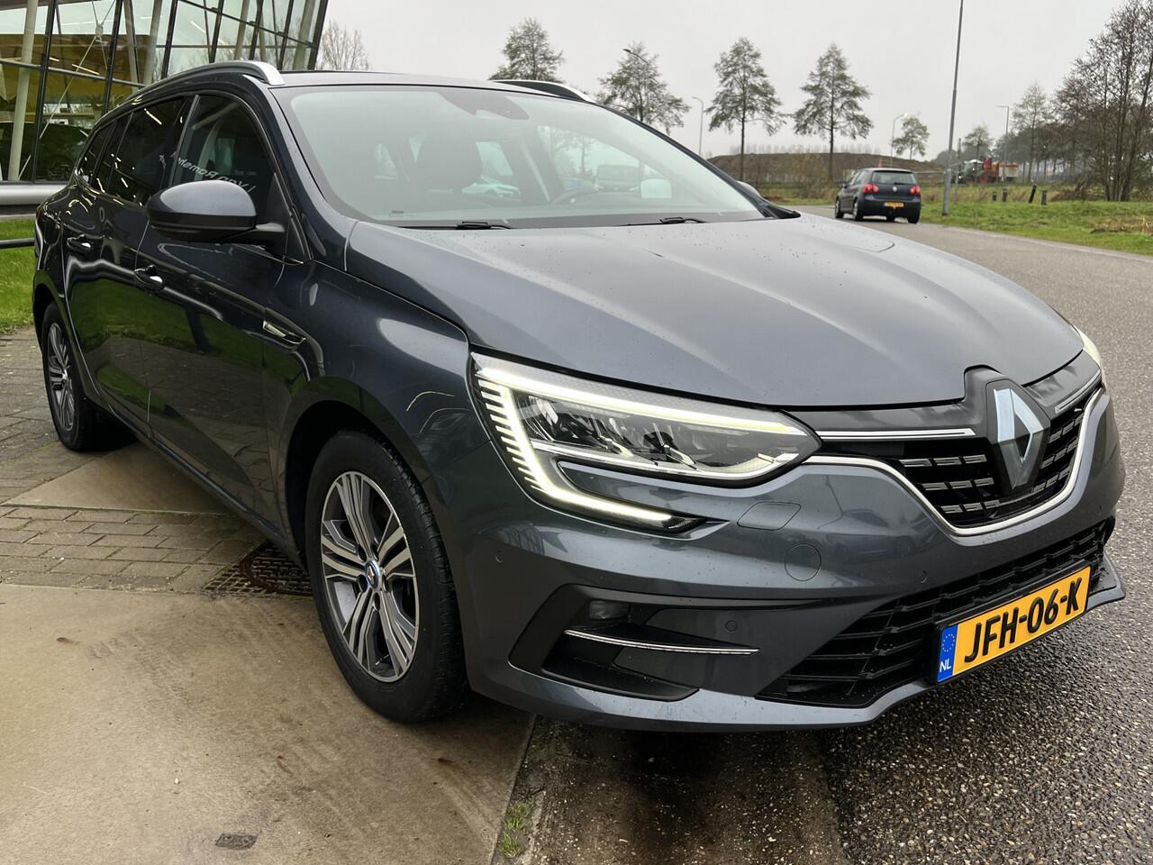 Renault MEGANE Estate 1.6 E-Tech Plug-In Hybrid 160 PK Intens / Automaat / Camera / Stoelverw. / Keyless / 16'' LMV /