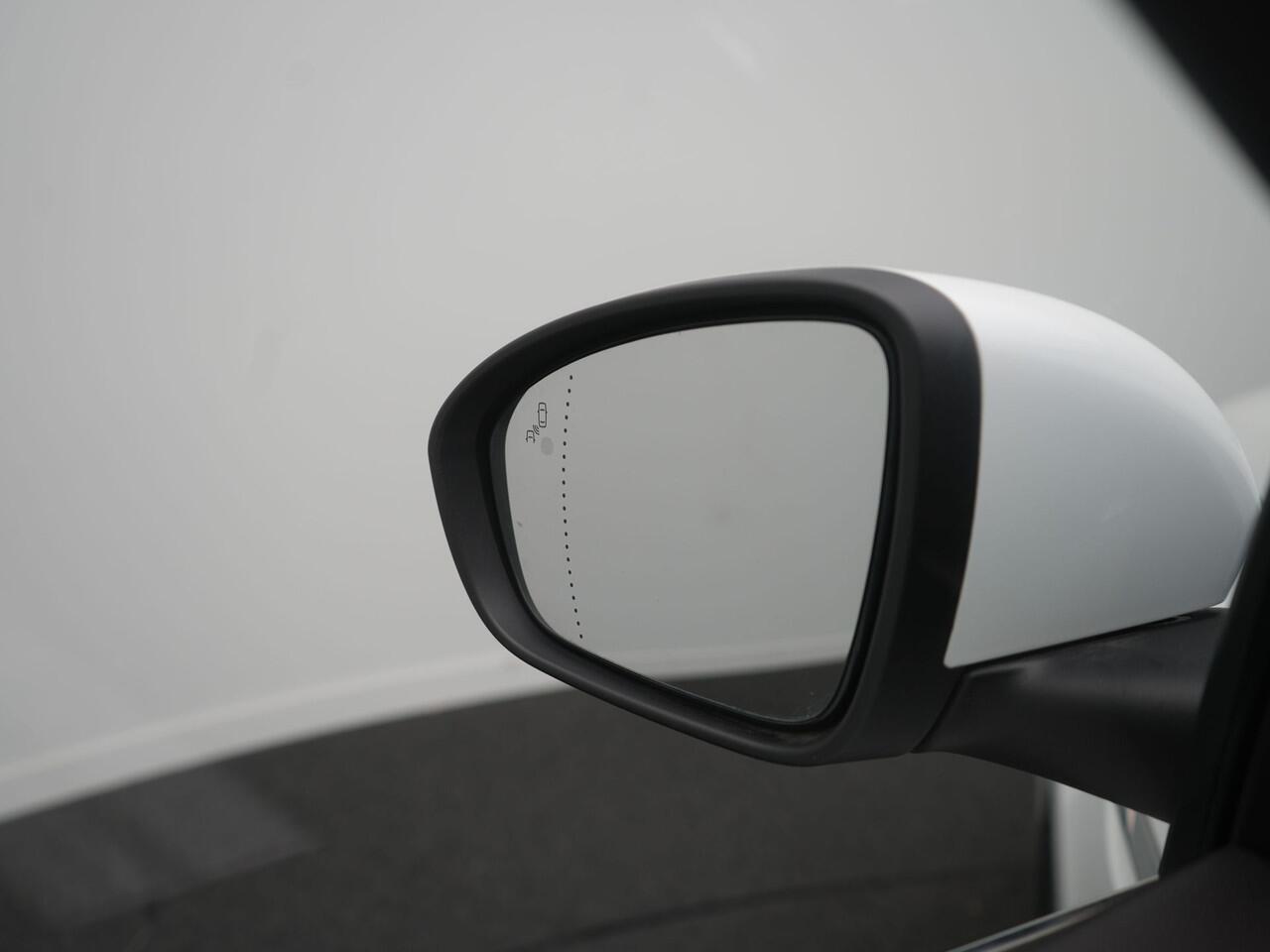 Renault MEGANE Estate 1.6 E-Tech Plug-In Hybrid 160 - RIJKLAARPRIJS - Achteruitrijcamera - All Seasonbanden - Cruise Control Adaptief