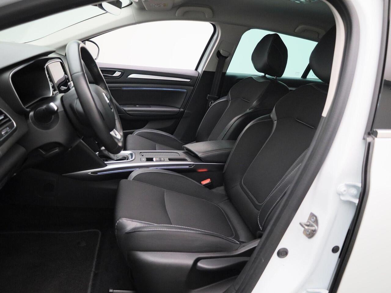 Renault MEGANE Estate 1.3 TCe 140 PK Techno Navigatie | Climate Control | Cruise Control | Parkeersensoren Voor en Achter | Camera Achter | Apple Carplay & Android Auto